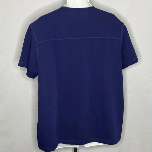 Jaanuu Men's Crew Neck 2 Pocket Short Sleeve Scrub Top in Navy - Size 1XL - Picture 3 of 8